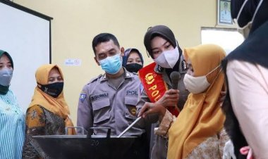 Kisah Bripka Sandi-Aipda Yuniar, Anggota Polri yang Berkontribusi untuk Pendidikan dan UMKM Indonesia