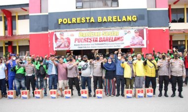 Ojek Online Gruduk Mapolresta Barelang Untuk Ambil Bantuan Sosial Paket Sembako Yang Terdampak Penyesuaian Harga BBM
