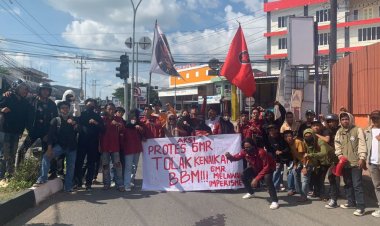 Aliansi Pemuda dan Mahasiswa Bulukumba Melakukan Aksi Unjuk Rasa Menentang Kenaikan Harga BBM