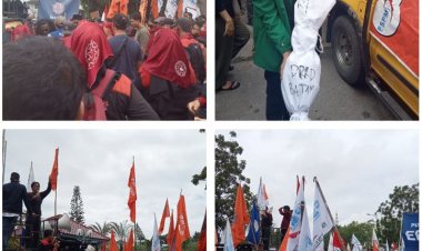 Ratusan Buruh dan Mahasiswa Kota Batam Melakukan Aksi Unjuk Rasa ke Gedung DPRD Kota Batam