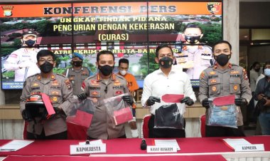 Kapolresta Barelang Pimpin Konferensi Pers Ungkap Pelaku Curas