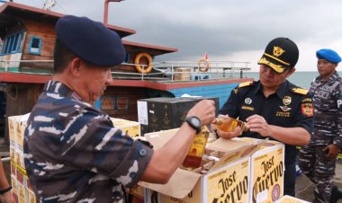 Operasi Jaring Sriwijaya Berhasil Tangkap Kapal Kayu Bermuatan Mikol Ilegal Senilai Rp 4,38 Miliar