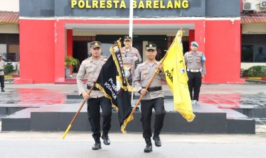 Kapolresta Barelang Pimpin Apel Pemberian Penghargaan Polsek Kinerja Terbaik dan Commander Wish