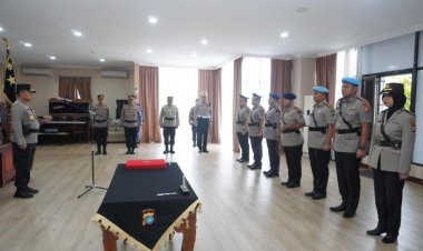 Kapolda Kepri Pimpin Sertijab Dir Reskrimsus, Dansat Brimob, Kabid Propam dan Kabid Keu Polda Kepri