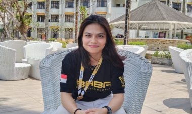 Natalia salah Distributor Baba Parfum Batam memiliki Paras Cantik dan Gaya nyentrik