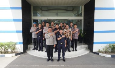 Kunjungan Kapolda Kepri ke kantor bea cukai Batam