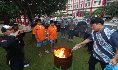 PEMUSNAHAN BARANG BUKTI NARKOTIKA JENIS GANJA OLEH DITRESNARKOBA POLDA KEPRI