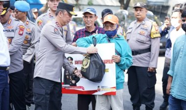 Wujud Kepedulian Kapolri ke Masyarakat, 2 Ribu Bansos Disebar ke Warga Jakarta Utara