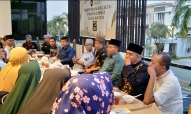 DPD Partai Umat Kota Batam mengadakan pertemuan dengan bacaleg dan buka bersama