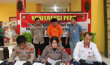 Kapolsek Batam Kota Gelar Konferensi Pers Ungkap Pelaku Penggelapan BPKB Mobil