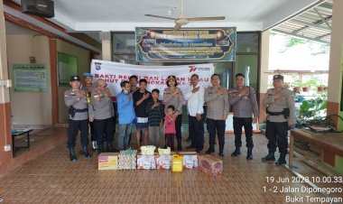 Jelang HUT Bhayangkara Ke-77, Polsek Batu Aji Laksanakan Baksos dan Bansos