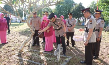Hargai Jasa Pahlawan, Kapolres Bintan Pimpin Ziarah Ke Makam Pahlawan Dwikora