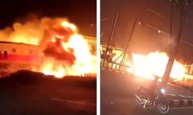 KA Brantas Jakarta-Blitar Tabrak Truk hingga Terbakar di Perlintasan Madukoro Semarang