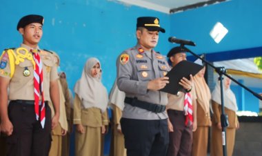 Upacara Bendera di SMAN 5 Batam Dipimpin oleh Kapolsek Sagulung