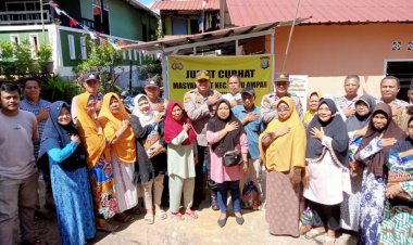 KEGIATAN JUMAT CURHAT KAMTIBMAS DENGAN MASYARAKAT DI BATU MERAH ATAS RT 16/RW 05 KELURAHAN BATU MERAH WILKUM POLSEK BATU AMPAR