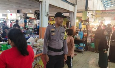 Polsek Bengkong Lakukan Patroli Dialogis di Pasar Tradisional untuk Cegah Kejahatan C3
