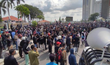 Masyarakat Menolak Relokasi di Pulau Rempang: Protes Terhadap Rencana Pembangunan Pabrik Kaca Terbesar Kedua di Dunia