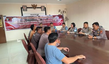 Propam Poresta barelang melaksanakan kegiatan membina etika polri di Polsek bengkong