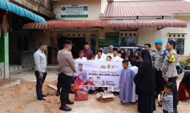 KEGIATAN POLRI PEDULI BUDAYA LITERASI DISTRIBUSI BUKU SAMPAI PLOSOK NUSANTARA OLEH POLSEK SAGULUNG