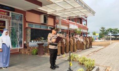 Kapolsek Sagulung Hadiri Upacara Bendera di SMA Negeri 19 Kel. Sei Binti Kec. Sagulung