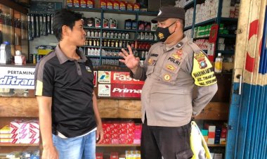 Bhabinkamtibmas Tiban Lama sambang dan himbau pemilik dan pengunjung bengkel