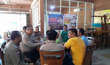 Jumat Curhat Kamtibmas bersama warga Sei Lekop, bertempat di Ruko BBC Kelurahan Sungai Pelungut, Kecamatan Sagulung,