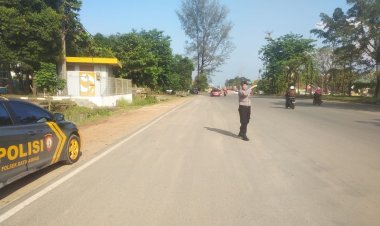 Personil Polsek batu ampar Melaksanakan Strong poin pagi di wilayah hukum Polsek Batu Ampar -Kota Batam