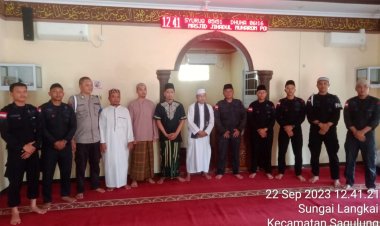 Kegiatan Sholat Jum'at Berjamaah Personil Polsek Sagulung di Masjid-Masjid Wilayah Hukum Polsek Sagulung