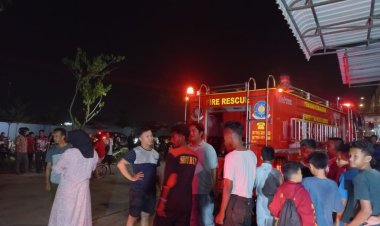 Respon cepat Polsek Sekupang datangi kebakaran Ruko di Ciptaland