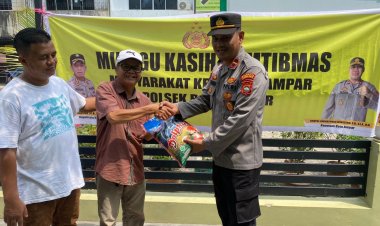 Polsek Batu Ampar Polresta Barelang Melaksanakan Minggu Kasih Kamtibmas Bersama Warga di Blok L Kelurahan Sei Jodoh Kecamatan Batu Ampar - Kota Batam