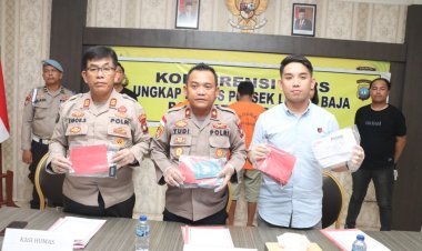 Kapolsek Lubuk Baja Gelar Konferensi Pers Ungkap Pelaku Penempatan PMI Non Prosedural Tujuan Negara Malaysia