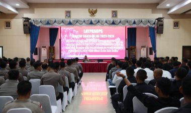 SIAP AMANKAN PEMILU 2024, POLDA KEPRI GELAR LATPRAOPS MANTAP BRATA SELIGI 2023-2024