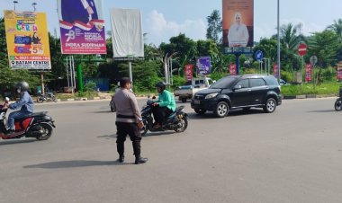 Polsek Bengkong Atur Arus Lalu Lintas di Titik Rawan Macet dan Kejahatan Jalanan