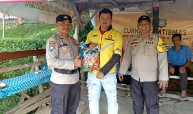 Polsek Sekupang dalam Jumat Curhat berbagi bersama dengan ojek Pangkalan