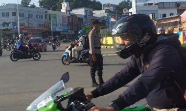 Polsek Bengkong Atur Arus Lalu Lintas di Titik Rawan Macet dan Kejahatan Jalanan