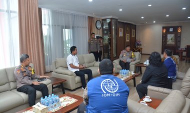 AUDIENSI DAN SILAHTURAHMI FSCO UNDSS INDONESIA BERSAMA KAPOLDA KEPRI