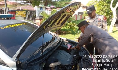 Kesiapan Patroli, anggota piket Batara Biru Sekupang cek kelayakan kendaraan