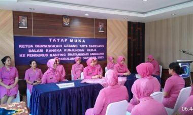 Kunjungan kerja ketua Bhayangkari cabang kota barelang ke Bhayangkari ranting Sagulung di Mako Polsek Sagulung