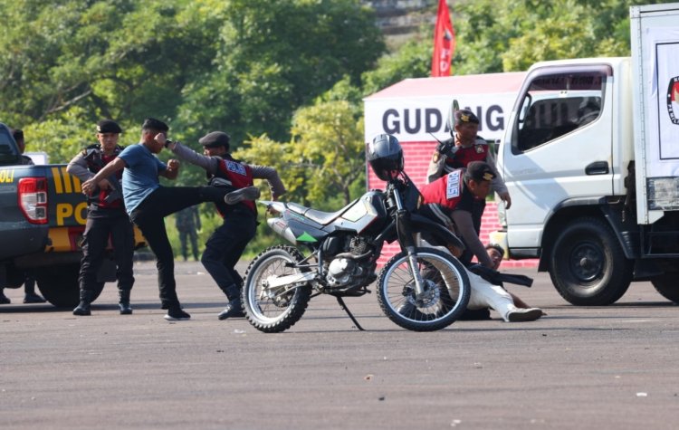 SIAP AMANKAN PEMILU 2024, POLDA KEPRI GELAR SIMULASI