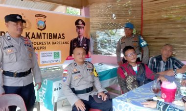 Kanit Binmas Polsek Sekupang serap aspirasi pada kegiatan Jumat Curhat