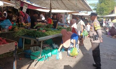 Sambangi Pasar, Polsek Bengkong Imbau Warga Waspada Kejahatan Modus Hipnotis dan Copet