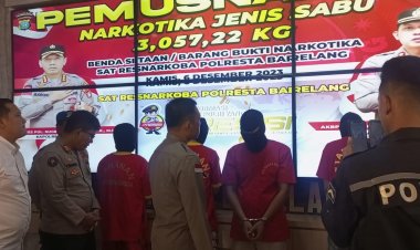 Wakapolresta Barelang Gelar Konferensi Pers Pemusnahan Narkotika Jenis Sabu Seberat 3,057,22 KG