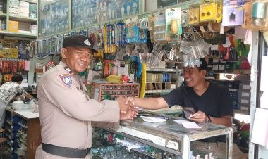 Sambang Dialogis Polsek Sekupang, Bhabinkamtibmas datangi Toko Bangunan