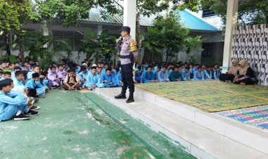 Bhabinkamtibmas Polsek Sekupang Hadiri Sosialisasi Pencegahan Perundungan dan Kekerasan Berbasis Sekolah di SMPN 25 Kota Batam