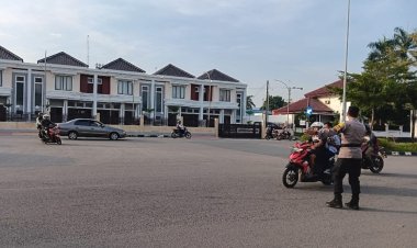 Kegiatan pengaturan Jalan Strong poin pagi di wilayah Polsek Lubuk Baja kota Batam