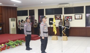 Kapolsek Nongsa Terima Penghargaan Polsek Terbaik Periode November 2023