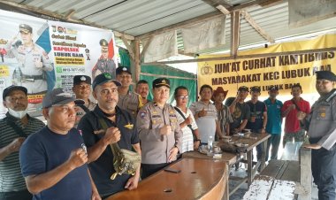 Polsek Lubuk Baja Melaksanakan jumat Curhat di komp orchid garden Kec. Lubuk Baja Kota Batam