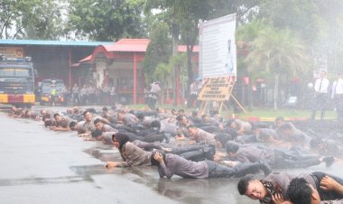 Kapolresta Barelang Pimpin Upacara Korp Raport Kenaikan Pangkat 66 Personel Polresta Barelang Periode 1 Januari 2024