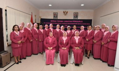 PENYERAHAN POSISI DI MANAJEMEN YAYASAN KEMALA BHAYANGKARI DI WILAYAH KEPULAUAN RIAU