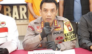 Kapolresta Barelang Gelar Konferensi Pers Ungkap 3 Pelaku tindak pidana Orang perseorangan dilarang menempatkan pekerja Migran Indonesia ke Luar Negeri dengan korban 34 Orang